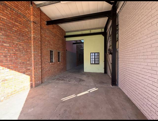 41M² WAREHOUSE TO LET IN MAITLAND